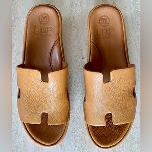 L’AMOUR DES PIEDS LDP Catiana Lioness Lamba Leather | Tan | 6.5 | Slip On